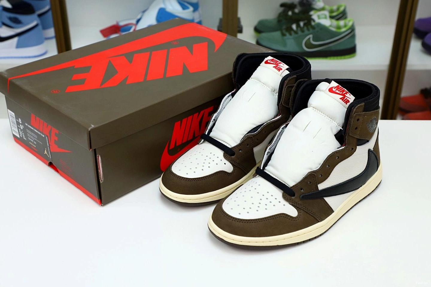 AIR SCOTT JORDAN TRAVIS RETRO 1 HIGH X 'MOCHA' OG 1027